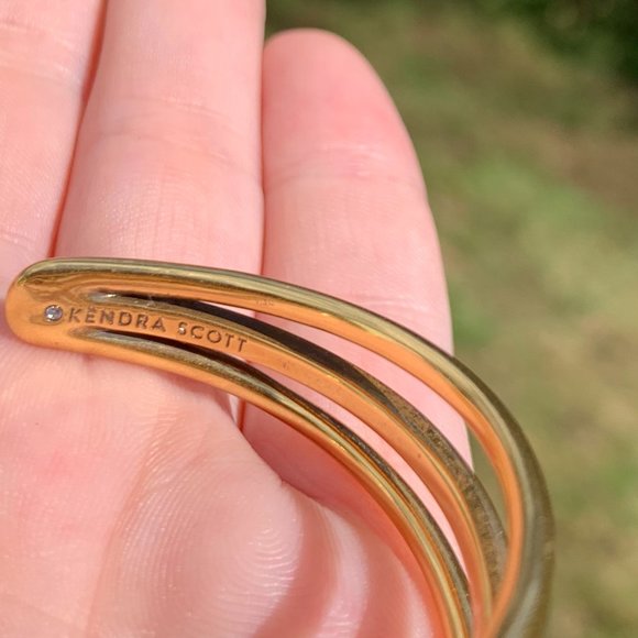 KENDRA SCOTT • Ivy Vintage Gold Statement Bracelet* - Picture 5 of 8